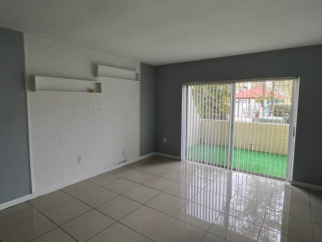 Building Photo - 13890 SW 90th Ave