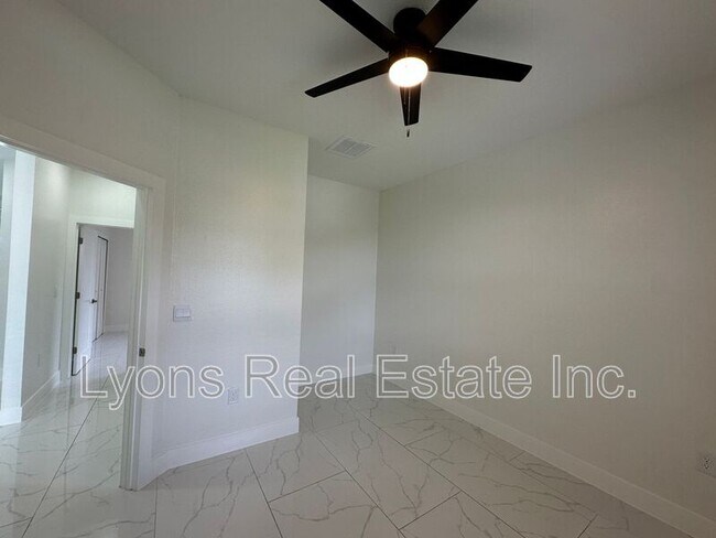 Foto del edificio - 2412 Delta Ave N