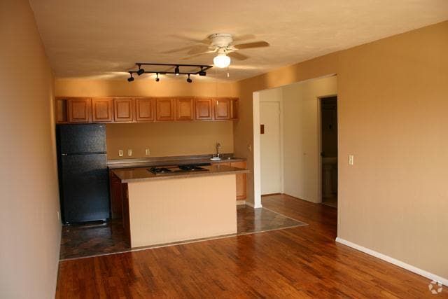 Kitchen - Foxwood Apartments