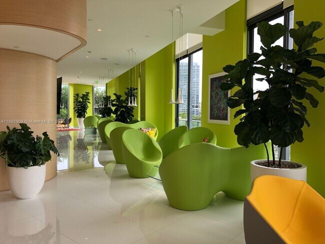 Foto del edificio - 501 NE 31st St