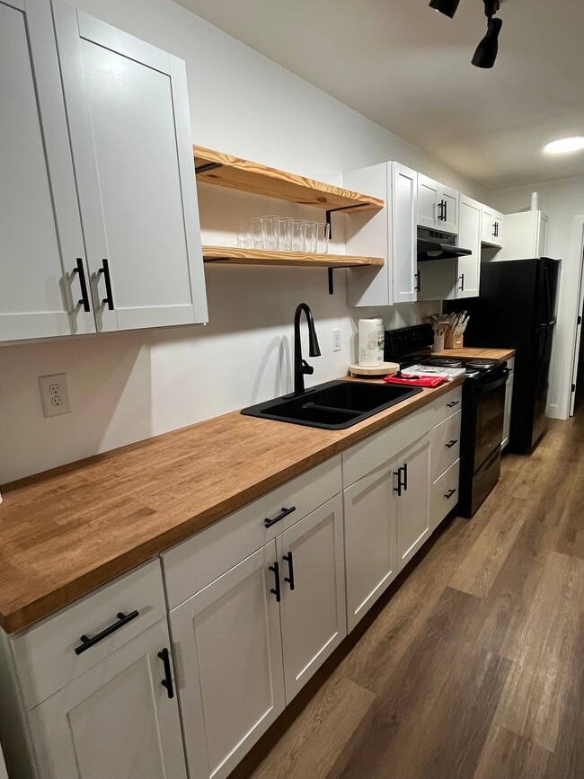 Building Photo - 331 N Wayne St