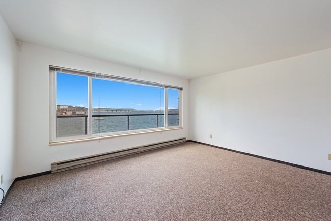 Foto del edificio - Waterfront Condo In Madison Park - Studio