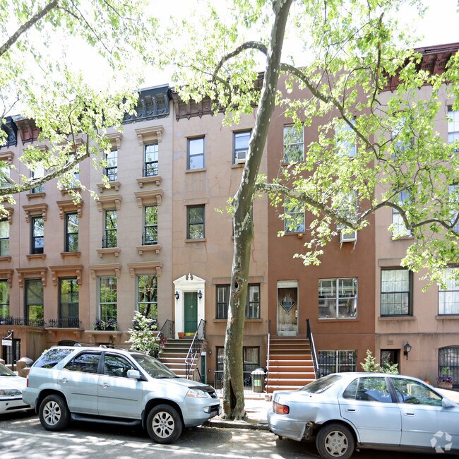 Foto del edificio - 408 Clinton St