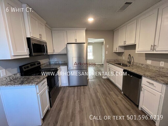 Building Photo - 6 Whit Ct