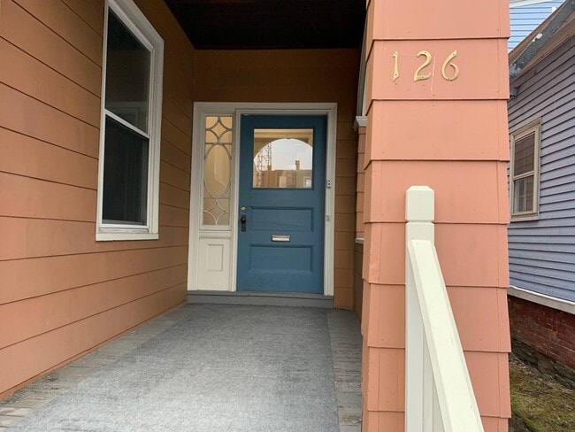 Building Photo - 126 Spring St