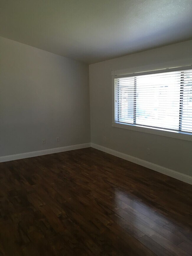Foto del edificio - Oak Haven Neighborhood 3 bedroom  in Cul-De-Sac