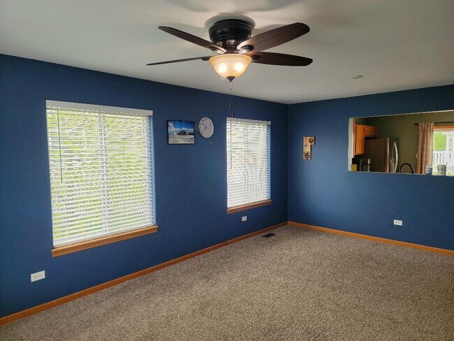 Foto del edificio - 590 Berry Ridge Dr