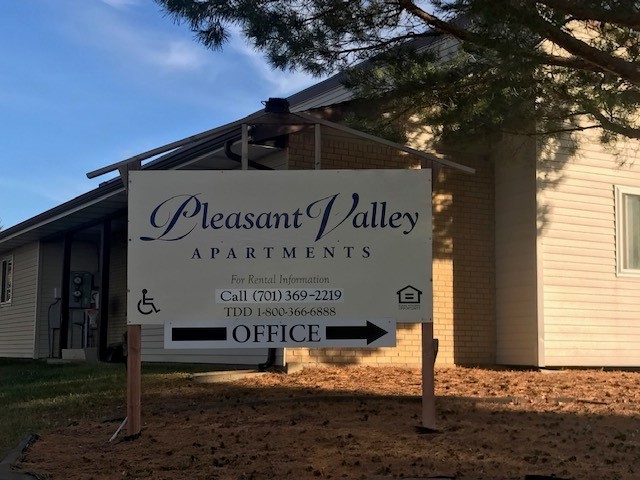 Foto principal - Pleasant Valley Apartments