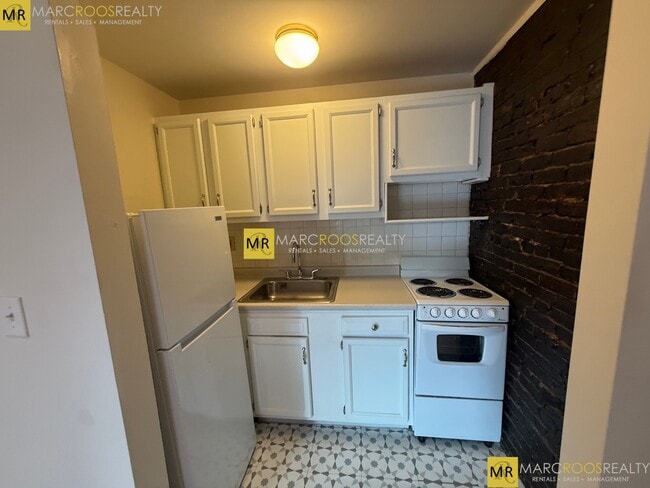 Building Photo - 670 Tremont St