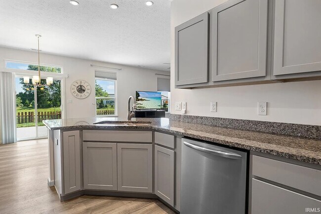 Foto del edificio - 2911 Poinciana Dr