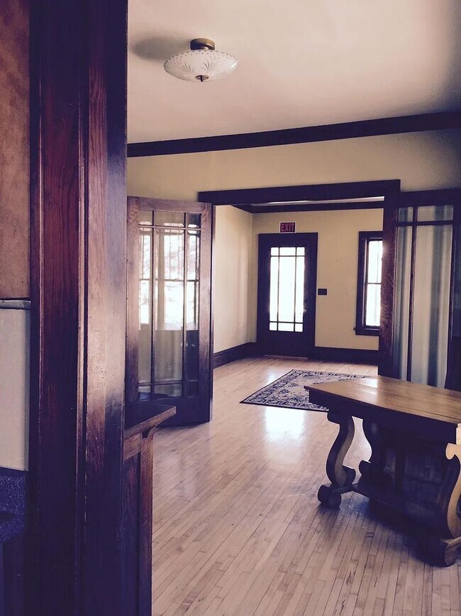 Foto del edificio - 1802-1806 Superior Ave - Duplex