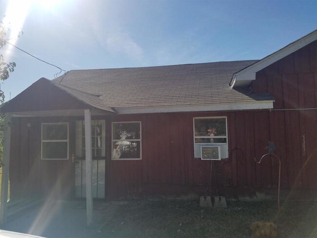 Building Photo - 1135 Rasco Rd W