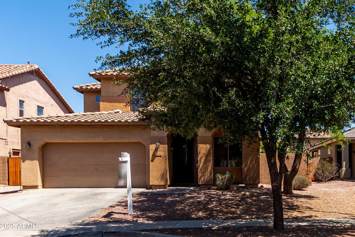 Primary Photo - 7352 W Valencia Dr