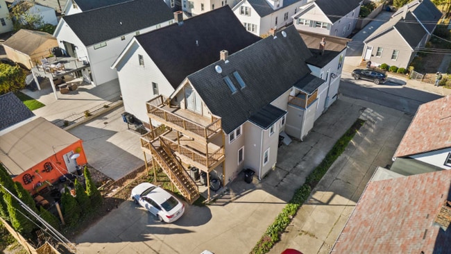 Building Photo - 1277 W 67th St