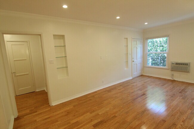 Building Photo - 1217 Beverly Green Dr