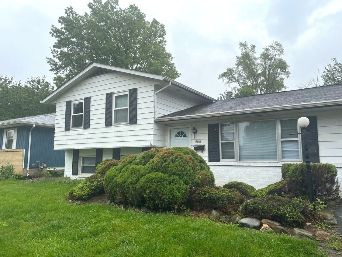 Primary Photo - 5101 Holbrook Dr