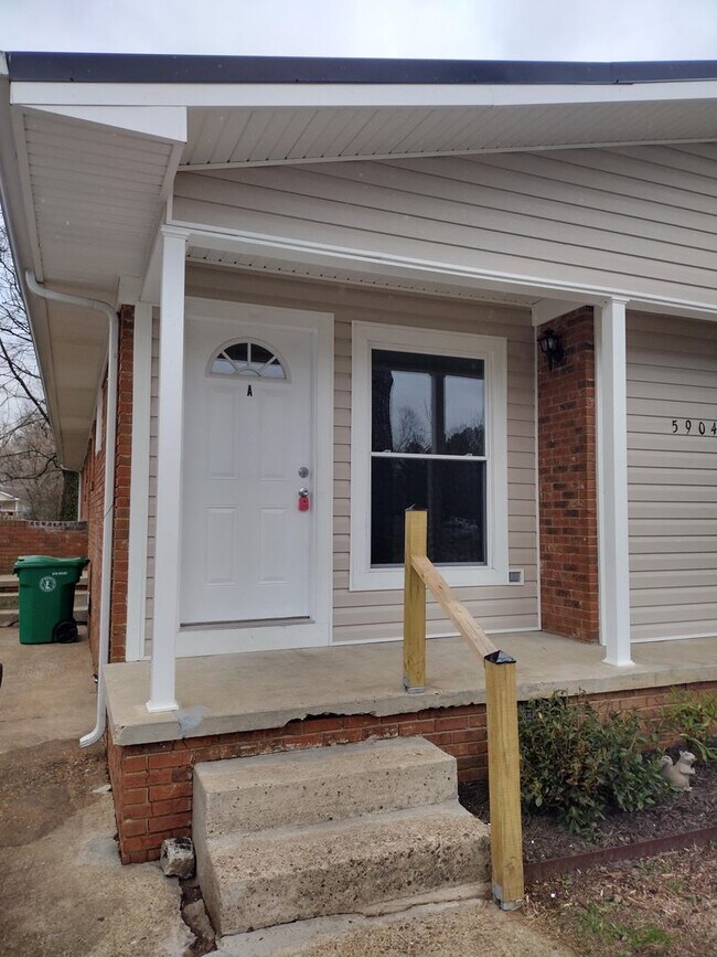Foto del edificio - 5904 Graston Ave