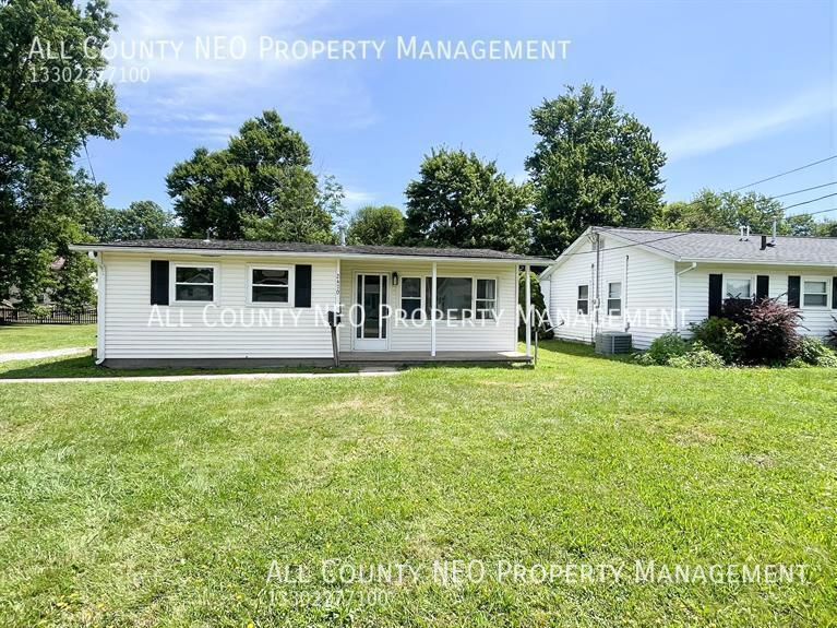 Foto principal - 2470 Center Ave