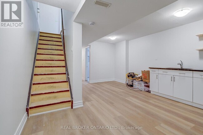 Building Photo - 75 Hummingbird Dr