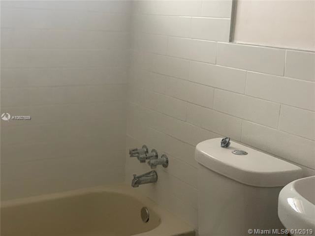 Building Photo - 13105 NE 6th Ave