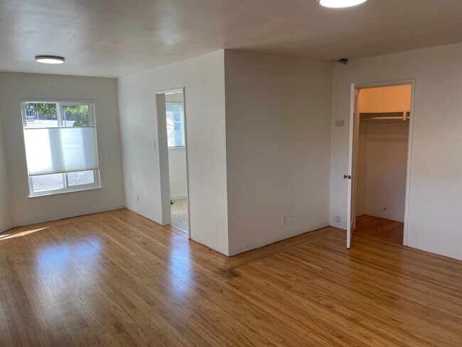 Building Photo - 2511 Piedmont Ave