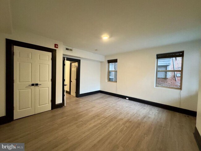 Foto del edificio - 1210 N Calvert St