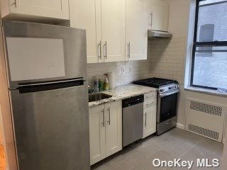 Primary Photo - 1053 E 13th St