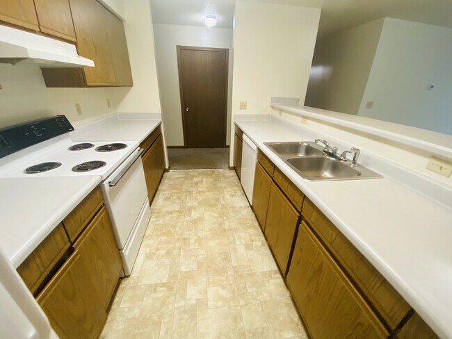 Building Photo - 395
