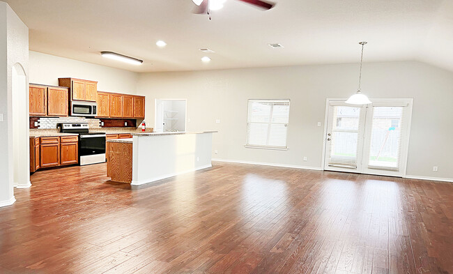 Building Photo - 2808 Tarrant County Dr