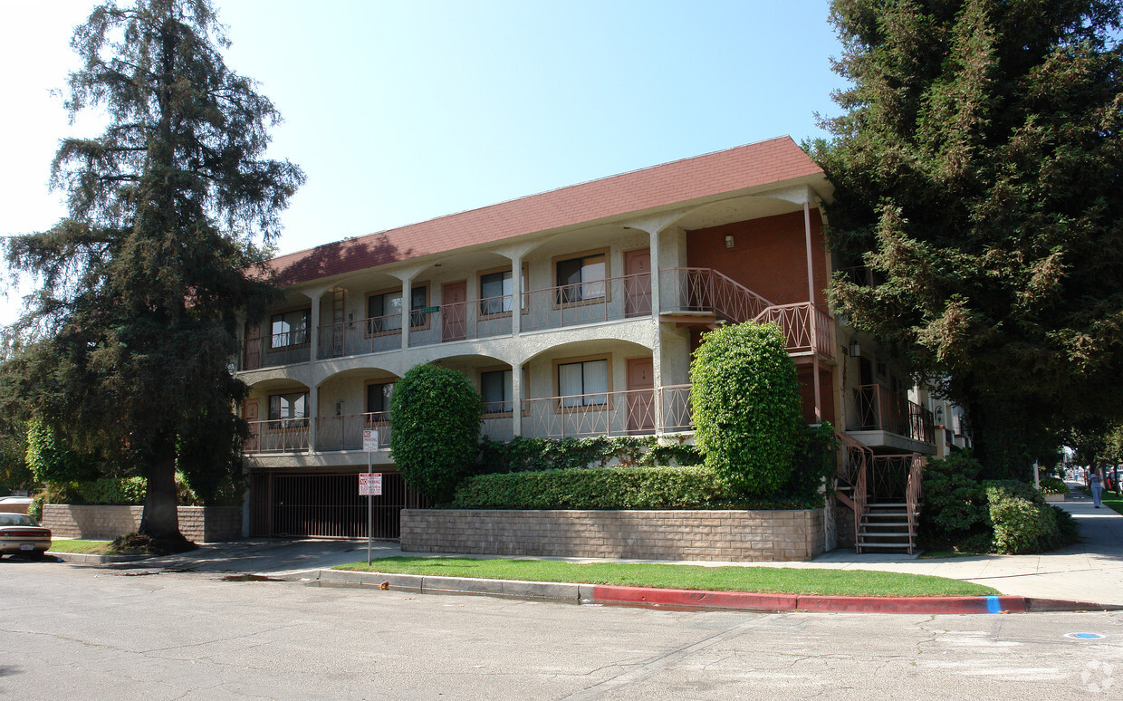 14802 Burbank Blvd. - 14802 Burbank Blvd