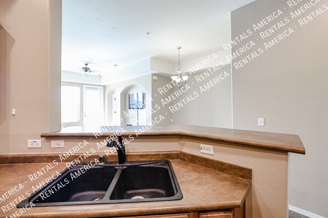 Building Photo - 14575 W Mountain View Blvd