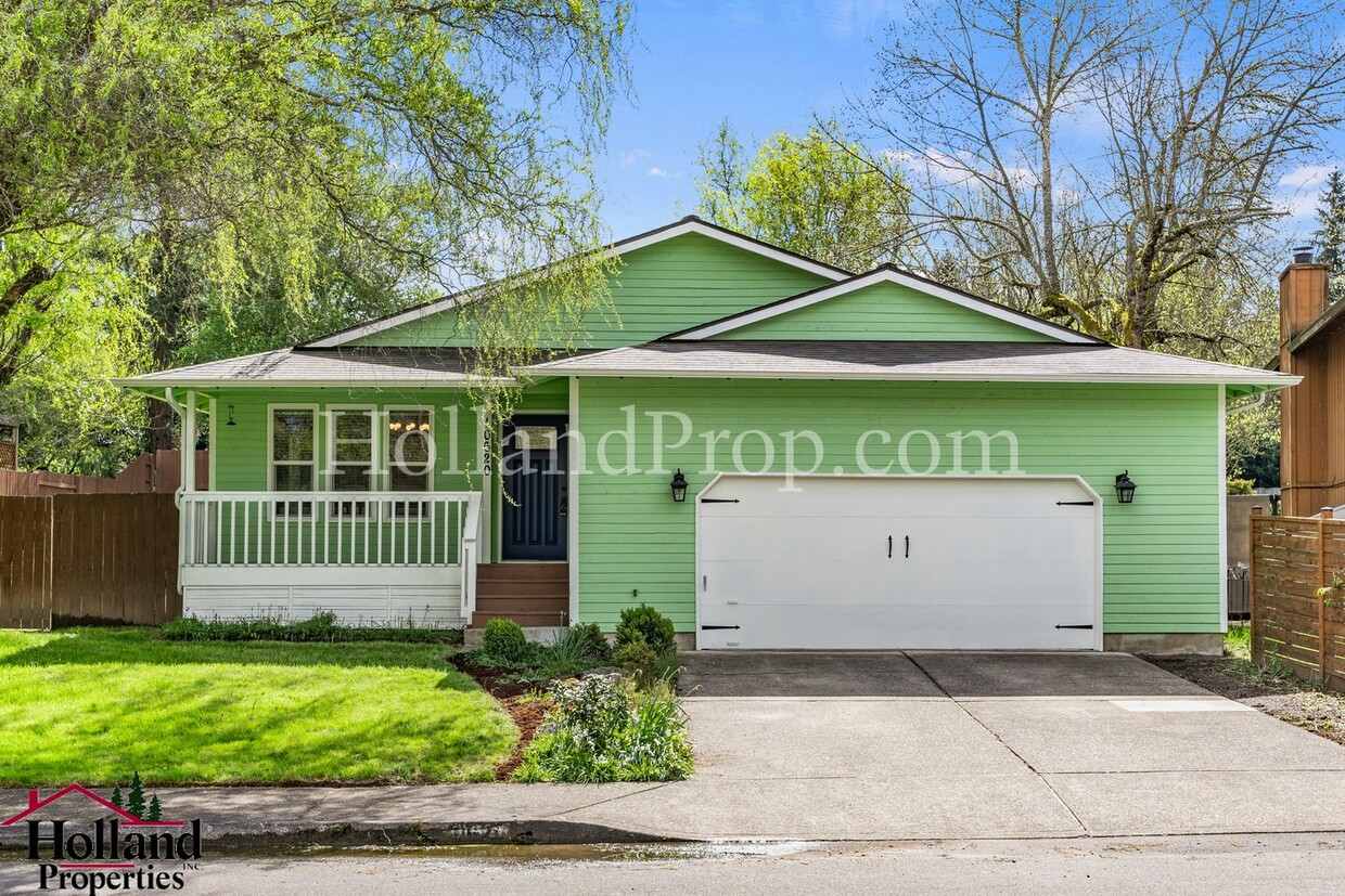 Foto principal - Single level Beautiful home located on Fan...