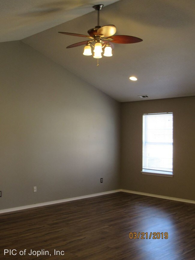 Building Photo - 3 br, 2 bath House - 2301 Meadow