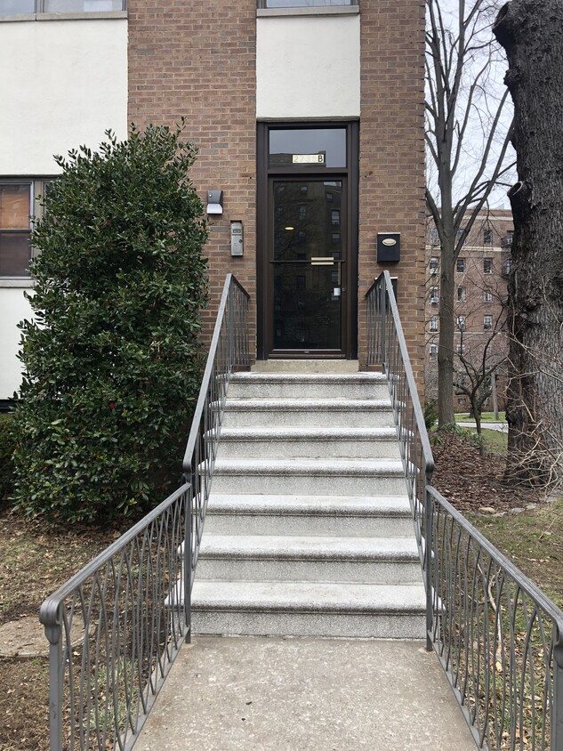 Entrance - 2735 Henry Hudson Pky