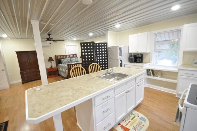 Building Photo - 1691 Chatuge Shores