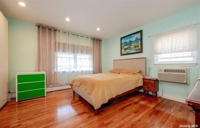 Foto del edificio - 1628 Paulding Ave
