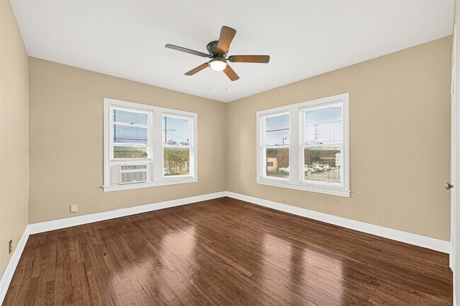 Foto del edificio - 4304 Pease St