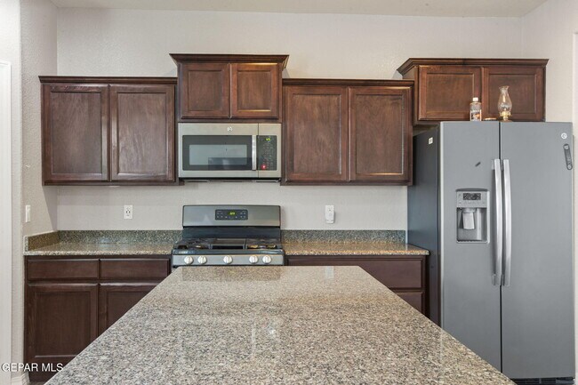 Building Photo - 7129 Long Meadow Dr