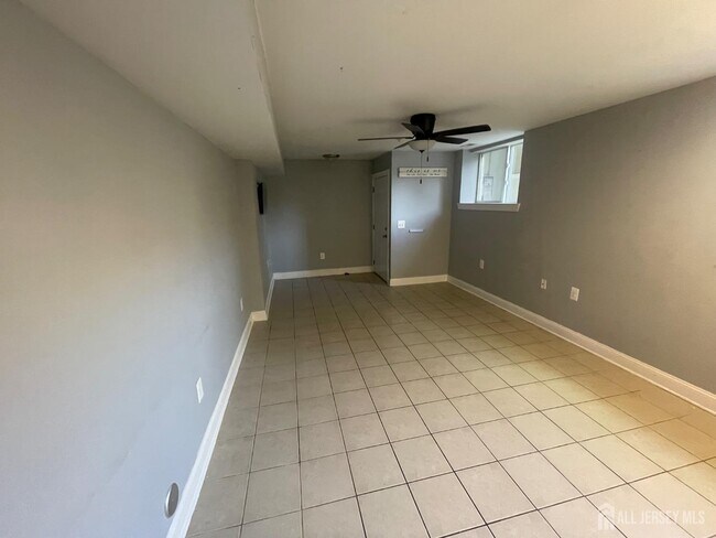 Building Photo - 161 George St