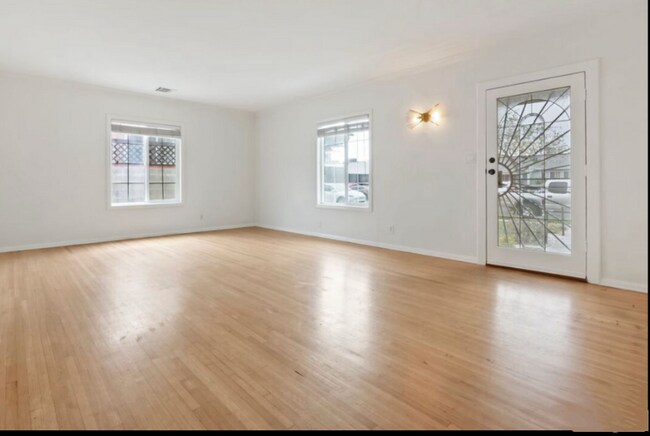Foto del edificio - 923 E Orange Grove Ave