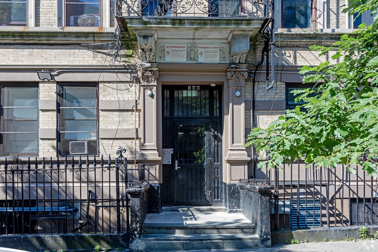Entrance - 566 W 173rd St