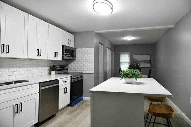 Building Photo - 1320 GA-154