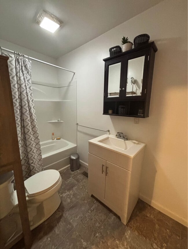 Building Photo - 253 Gray Fox Dr