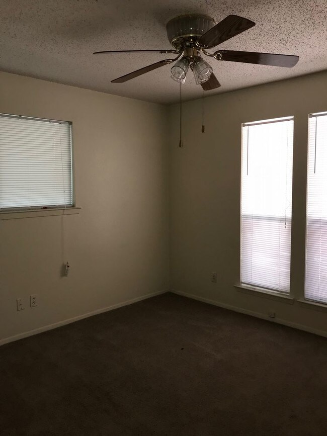 Building Photo - 501 Whitetail Unit B