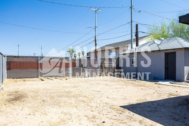 Foto del edificio - Beautifully Updated Studio Space with Private Entrance