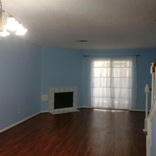 Foto del edificio - 2808 Grants Lake Blvd