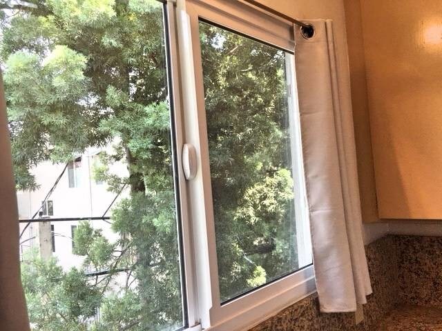 Foto del edificio - 1152 N Poinsettia Pl