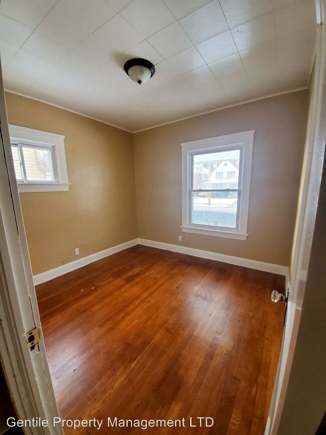 Foto del edificio - 4253 E 124th St