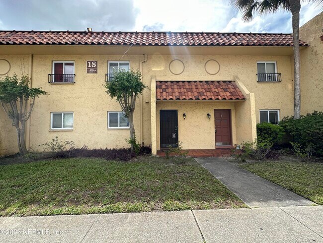 Foto del edificio - 6616 La Mirada Dr E