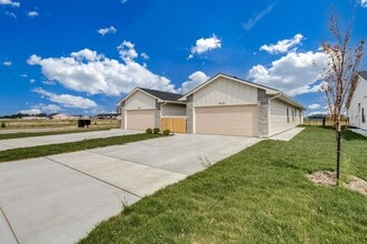 Building Photo - 15414 W Josephine Ct